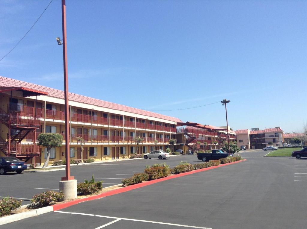 Budget Inn Anaheim/Santa Ana Exterior photo