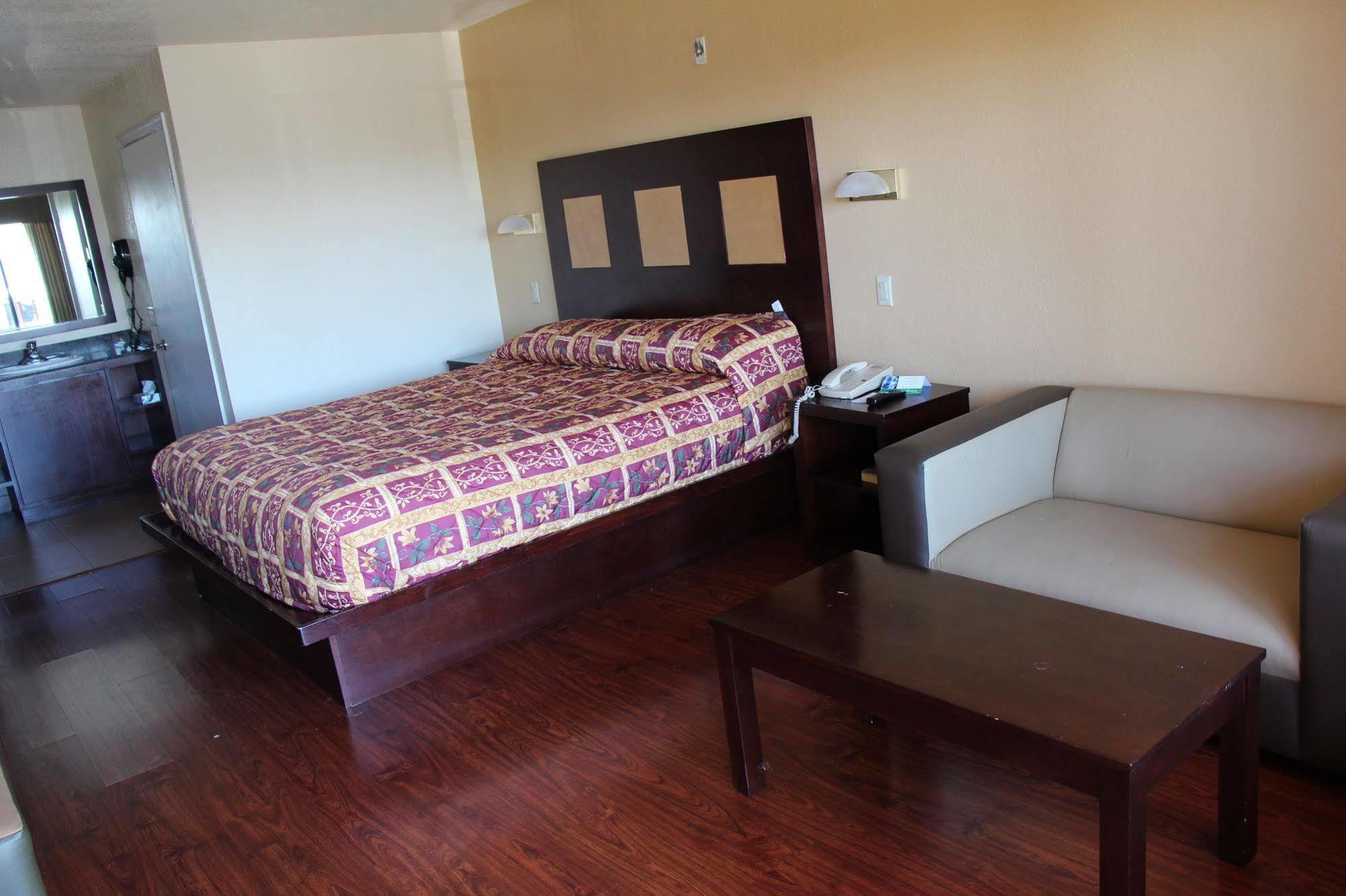 Budget Inn Anaheim/Santa Ana Exterior photo